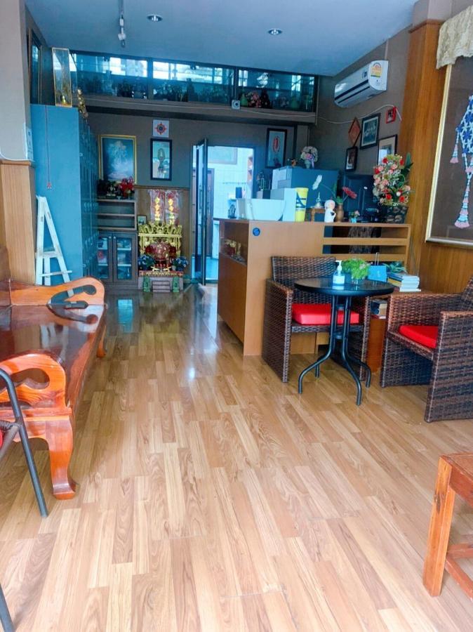 Ying Hostel バンコク都 エクステリア 写真